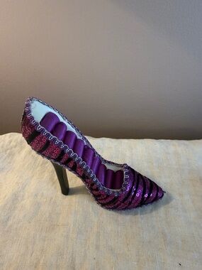 Vintage Ring Holder,Purple Sequin Pointed-Toe High Heel Pump, holds 9 Rings